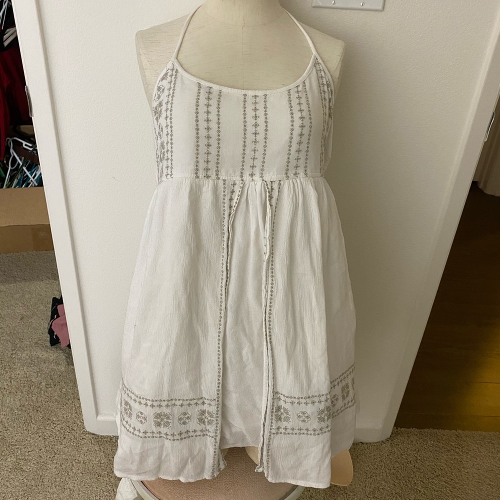 Whit dress with open back🤍